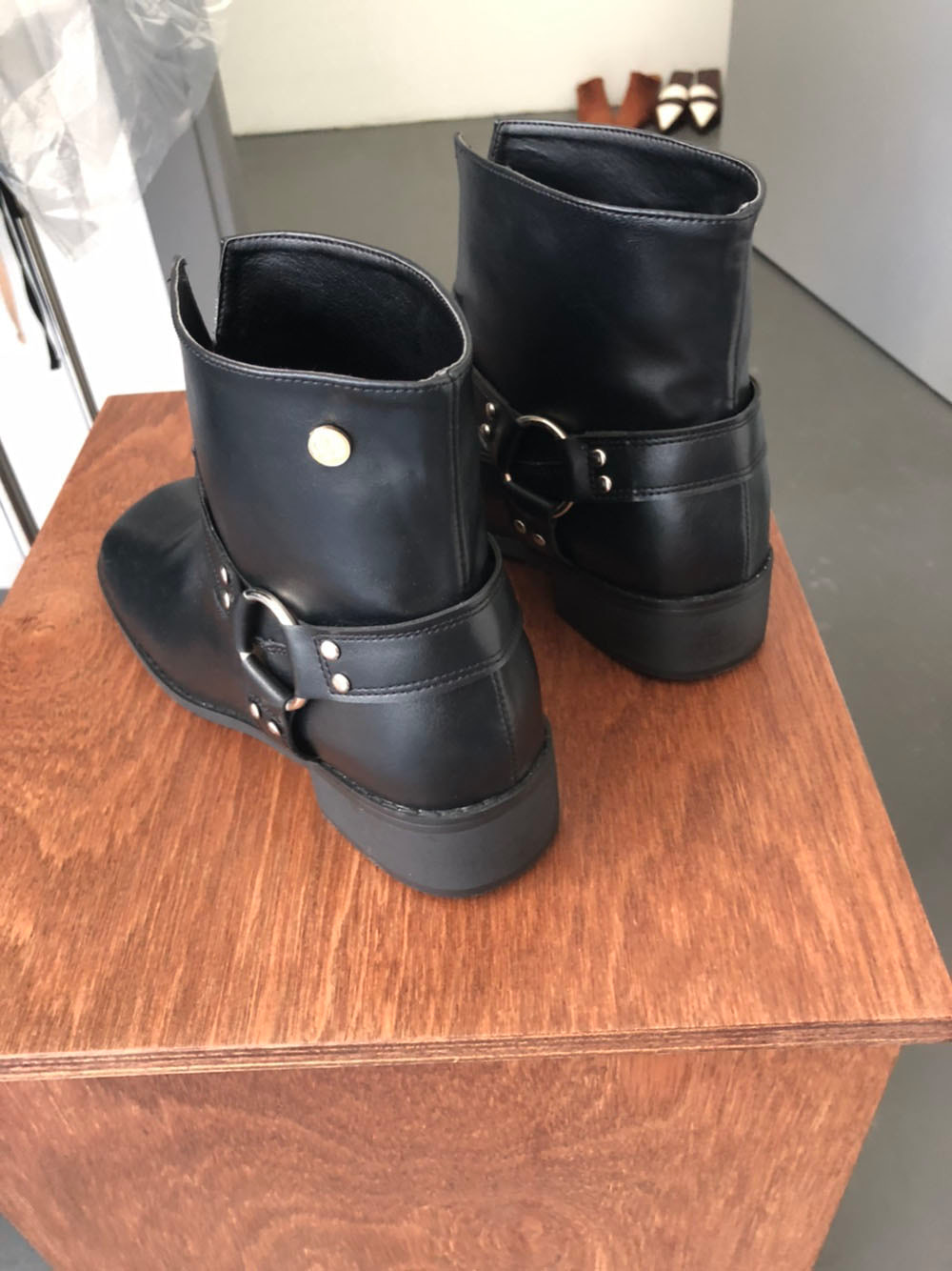 ankle buckle boots (2color)